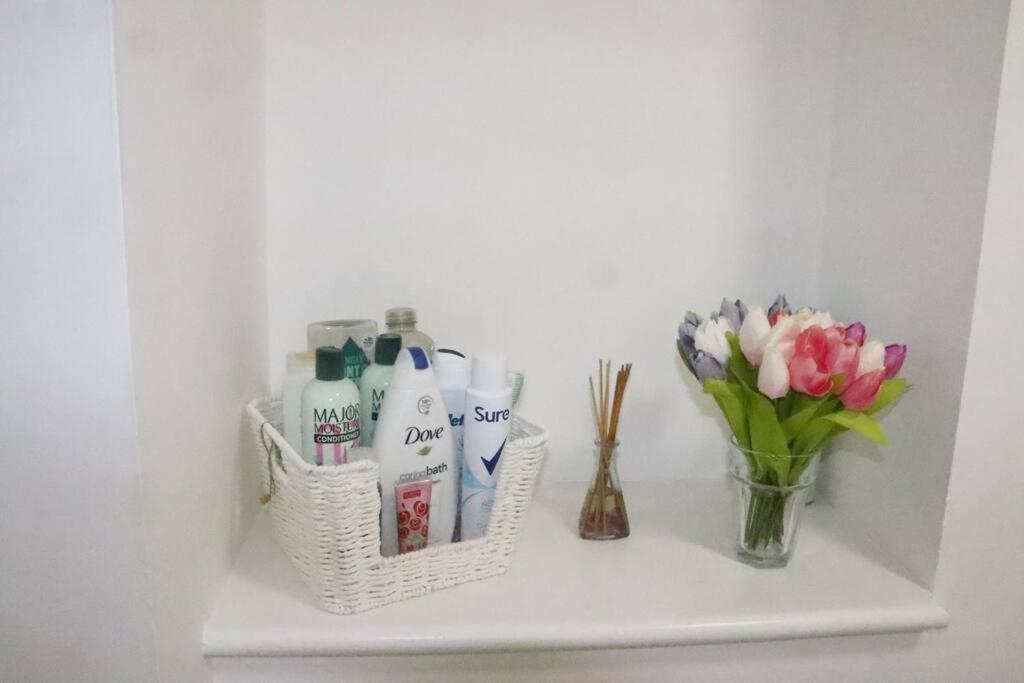 Apartment Skyline Haven - Modern 2B, Parking, Wifi & 4Ktv London